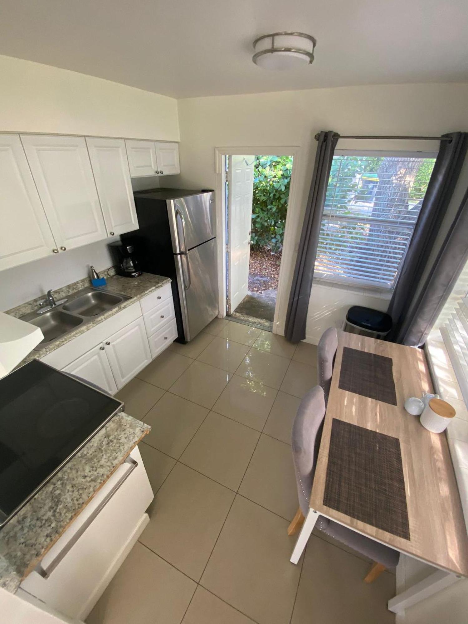 Sophisticated Dania Beach Suites Near The Beach Exteriör bild
